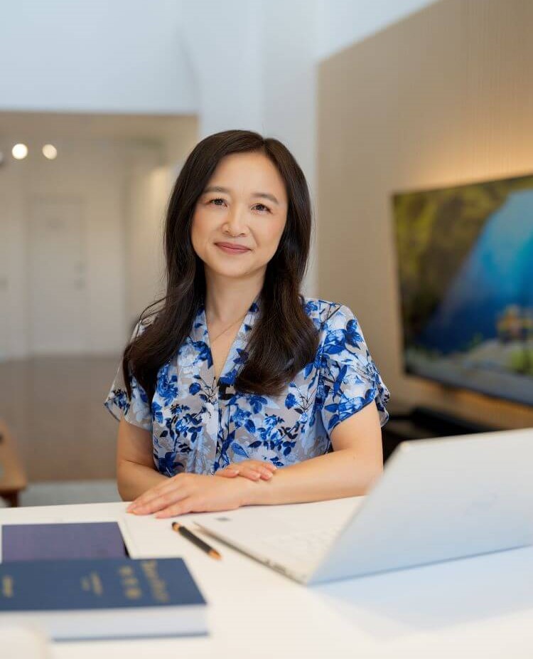 Weiya Yang-Larochelle